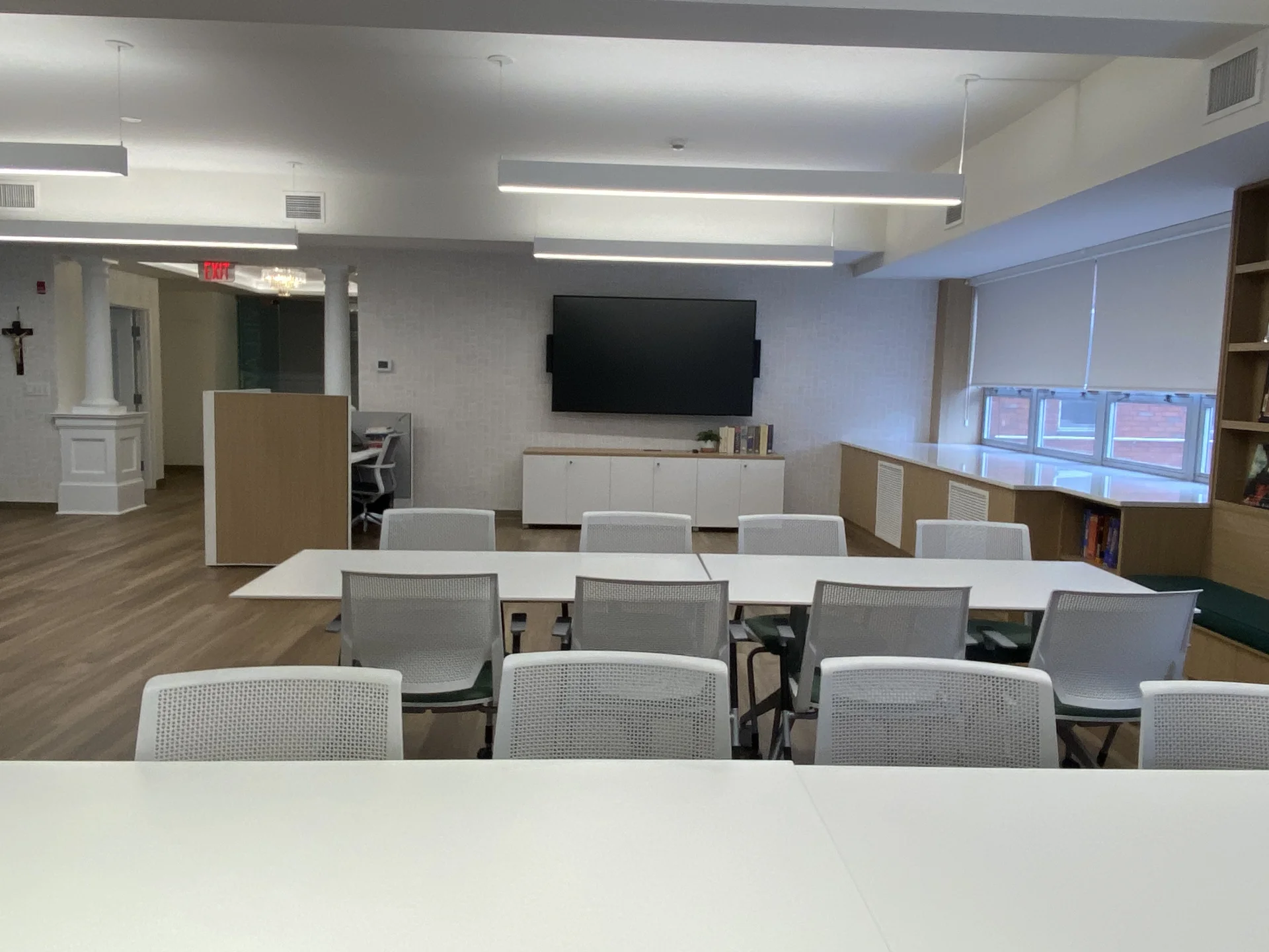 large group tables in library