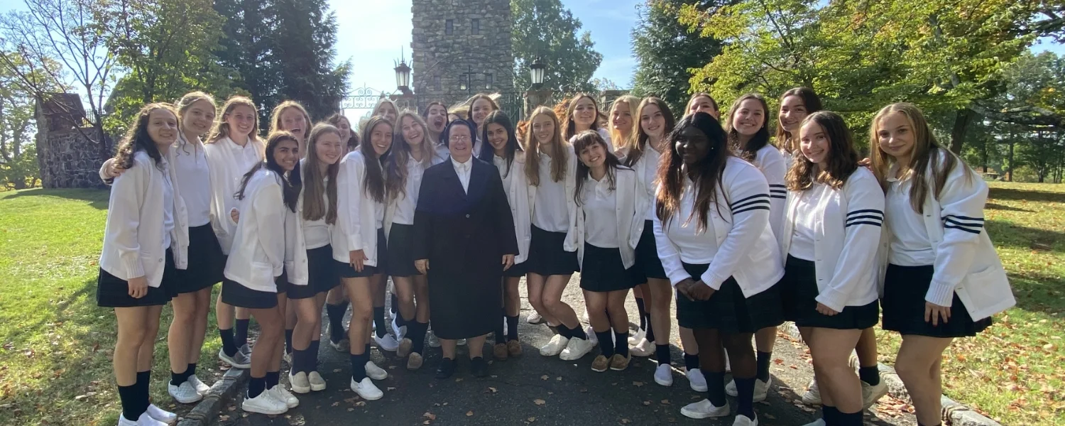 group of VWA students with Sr. Elaine Bebyn